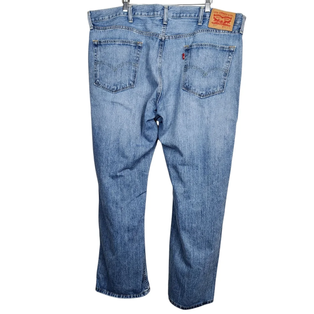 Levi's 559 Relaxed Fit Straight Leg Light Wash Denim Blue Jeans Mens Size 42x31